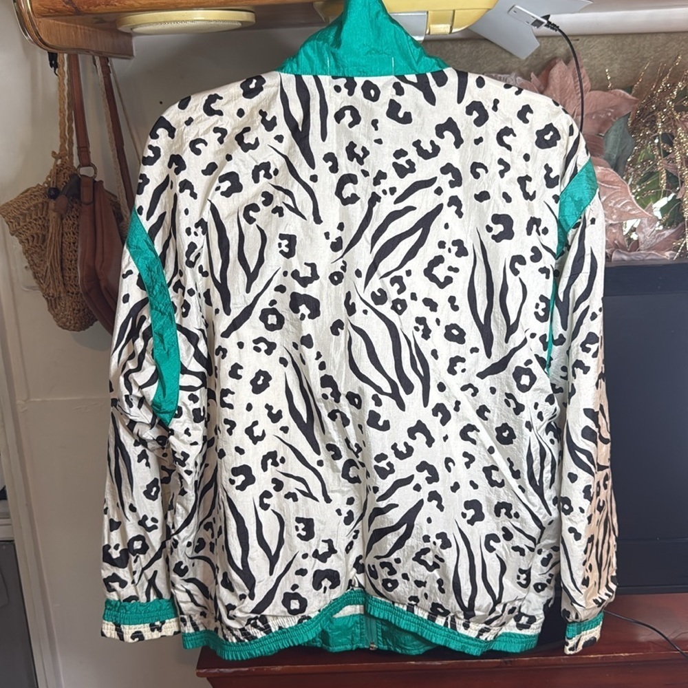 Vtg Casual Isle Animal Print Jacket with Green Accents size M - Picture 15 of 16